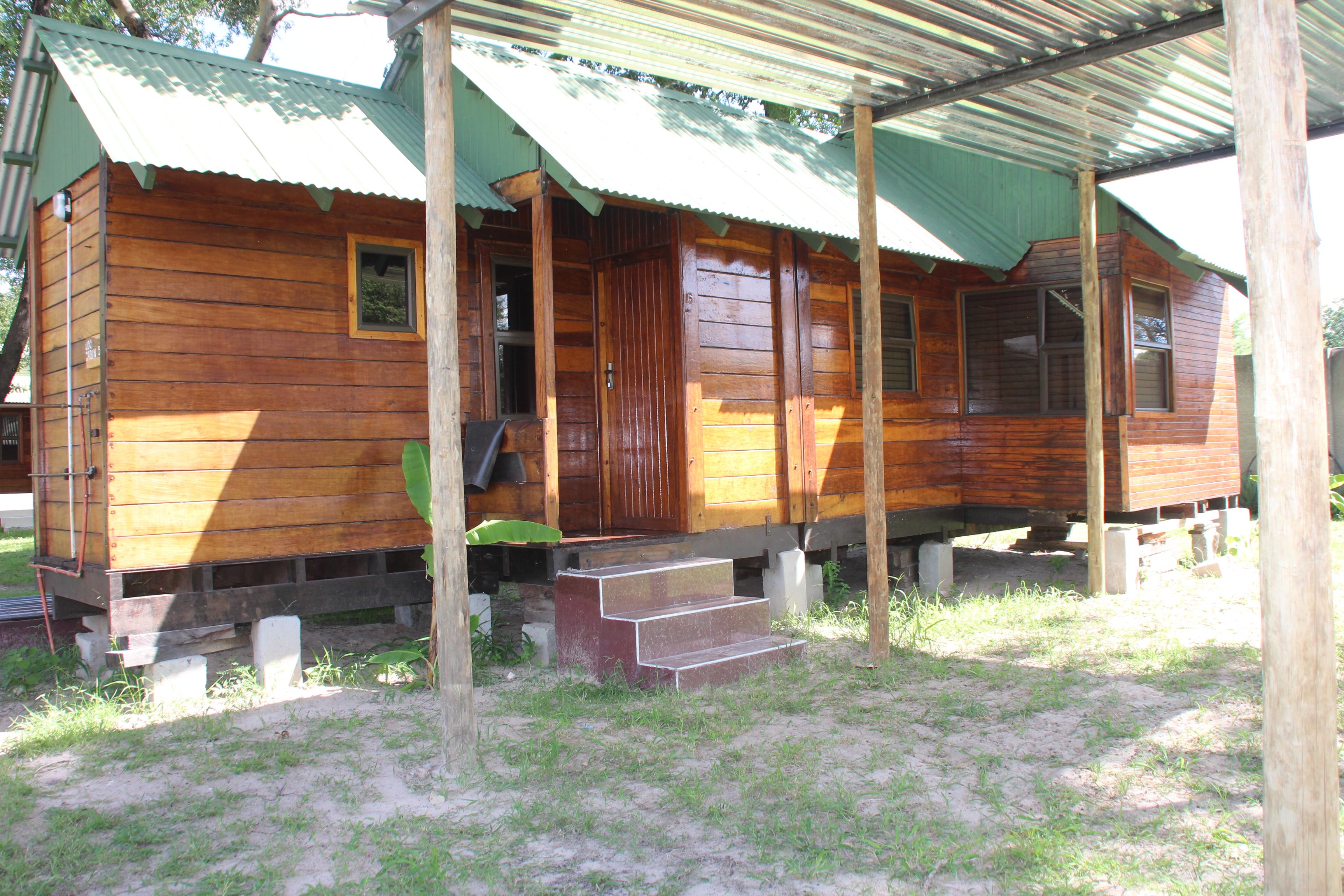 Peaceful cabin retreat at Zambali Lodge